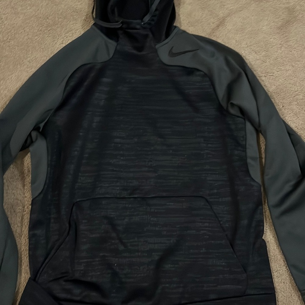 Nike Women’s Medium Sweater